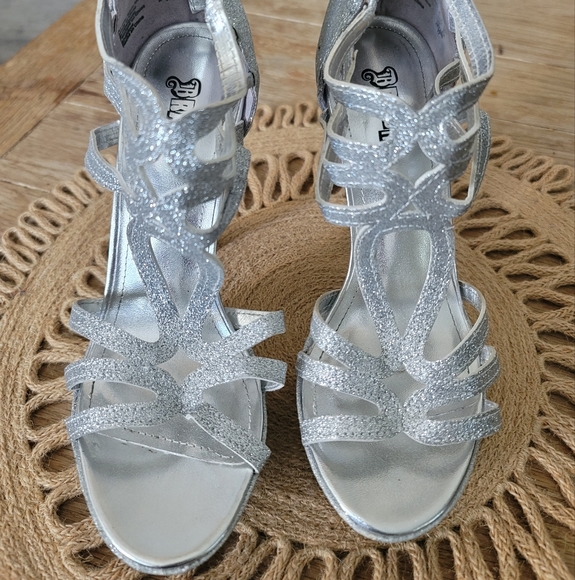 BRASH Open Toe Silver Sparkle Heels Size 7 - Picture 2 of 5